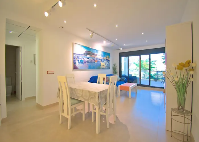 Exquisito By Edeal Homes アパート *