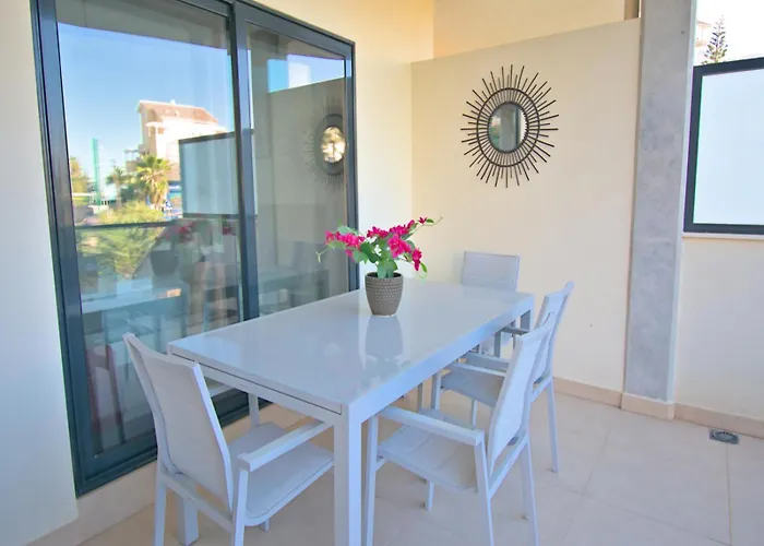 Exquisito By Edeal Homes 公寓